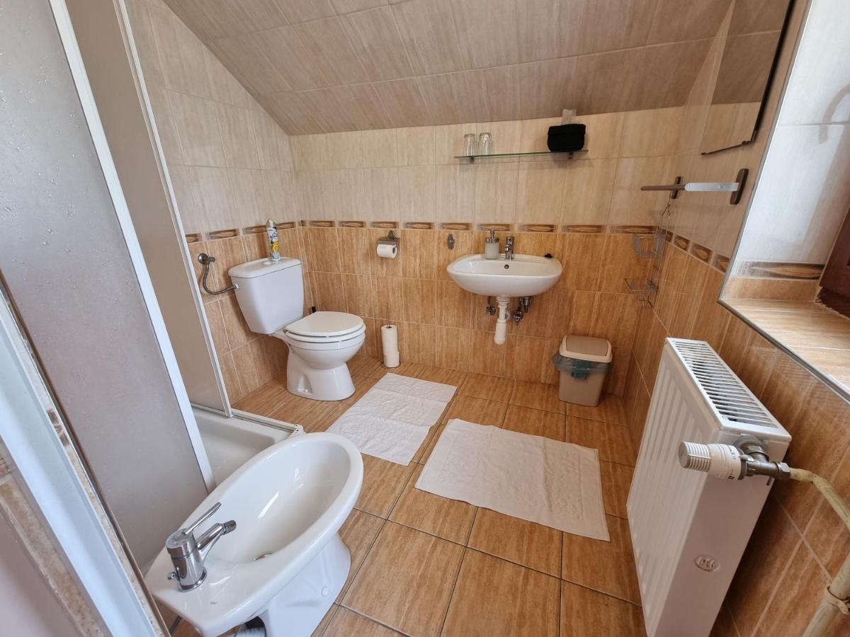 Abigel 2 Vendeghaz Hotel Miskolc Bagian luar foto