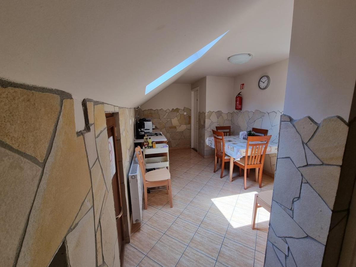 Abigel 2 Vendeghaz Hotel Miskolc Bagian luar foto
