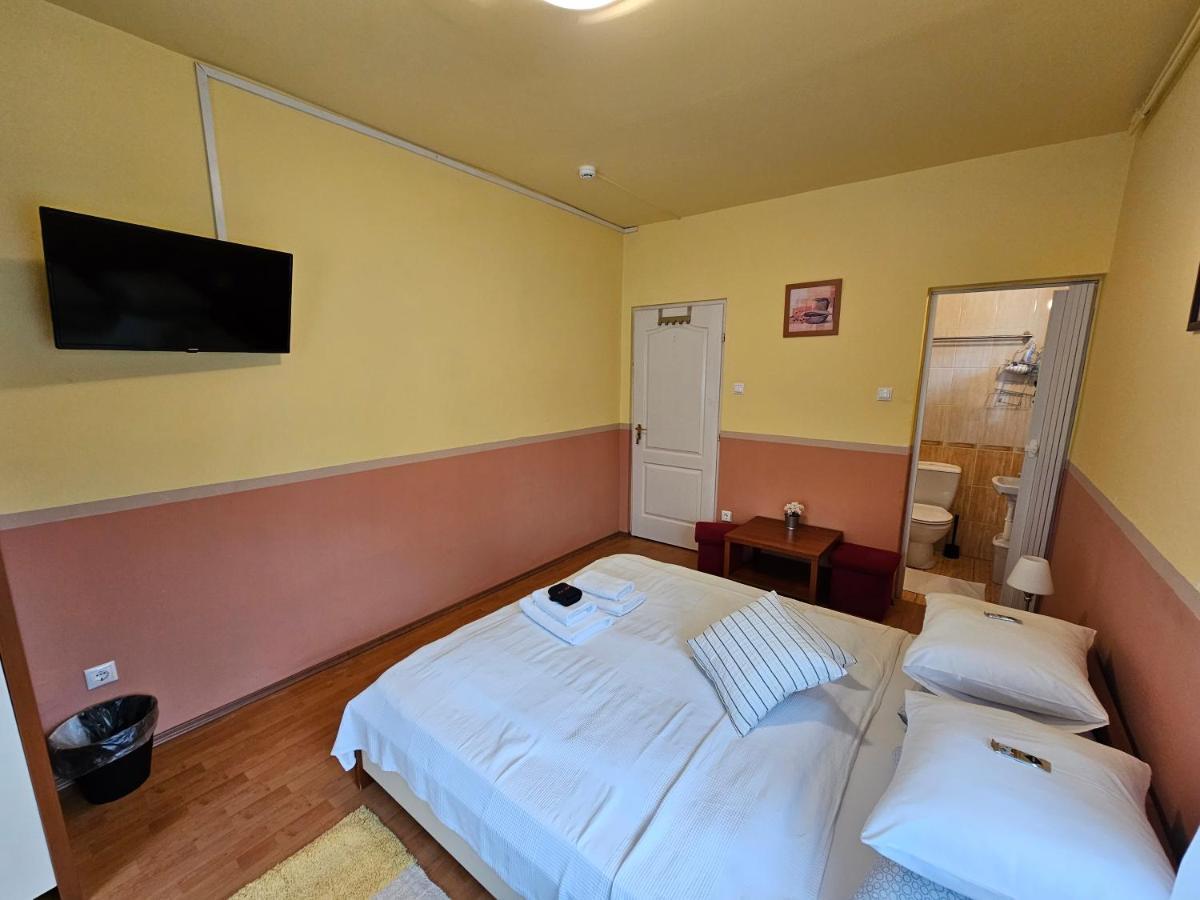 Abigel 2 Vendeghaz Hotel Miskolc Bagian luar foto