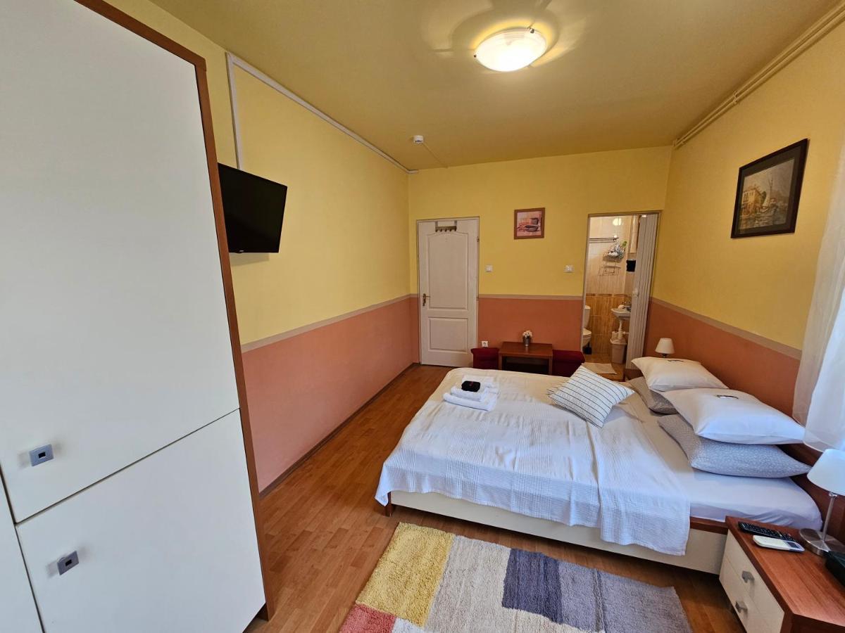 Abigel 2 Vendeghaz Hotel Miskolc Bagian luar foto