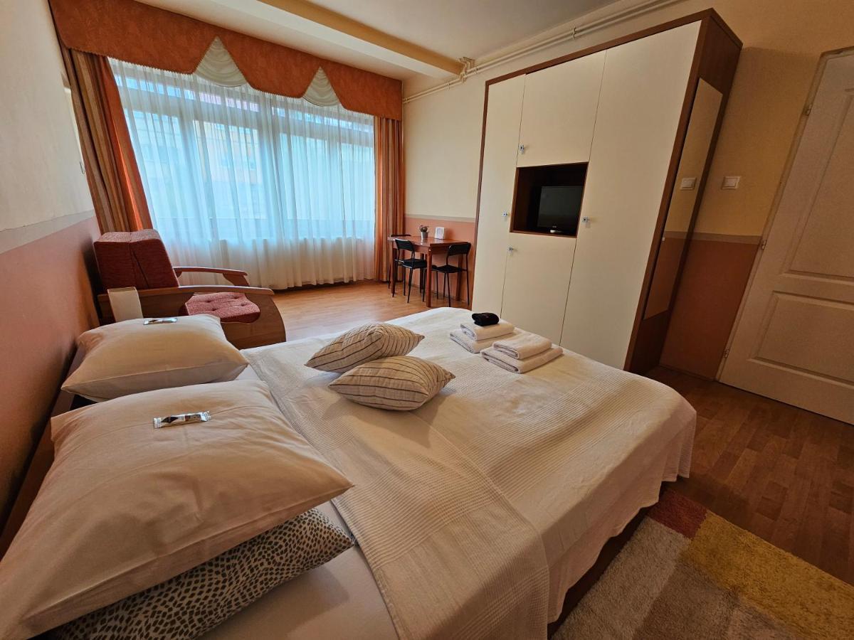Abigel 2 Vendeghaz Hotel Miskolc Bagian luar foto