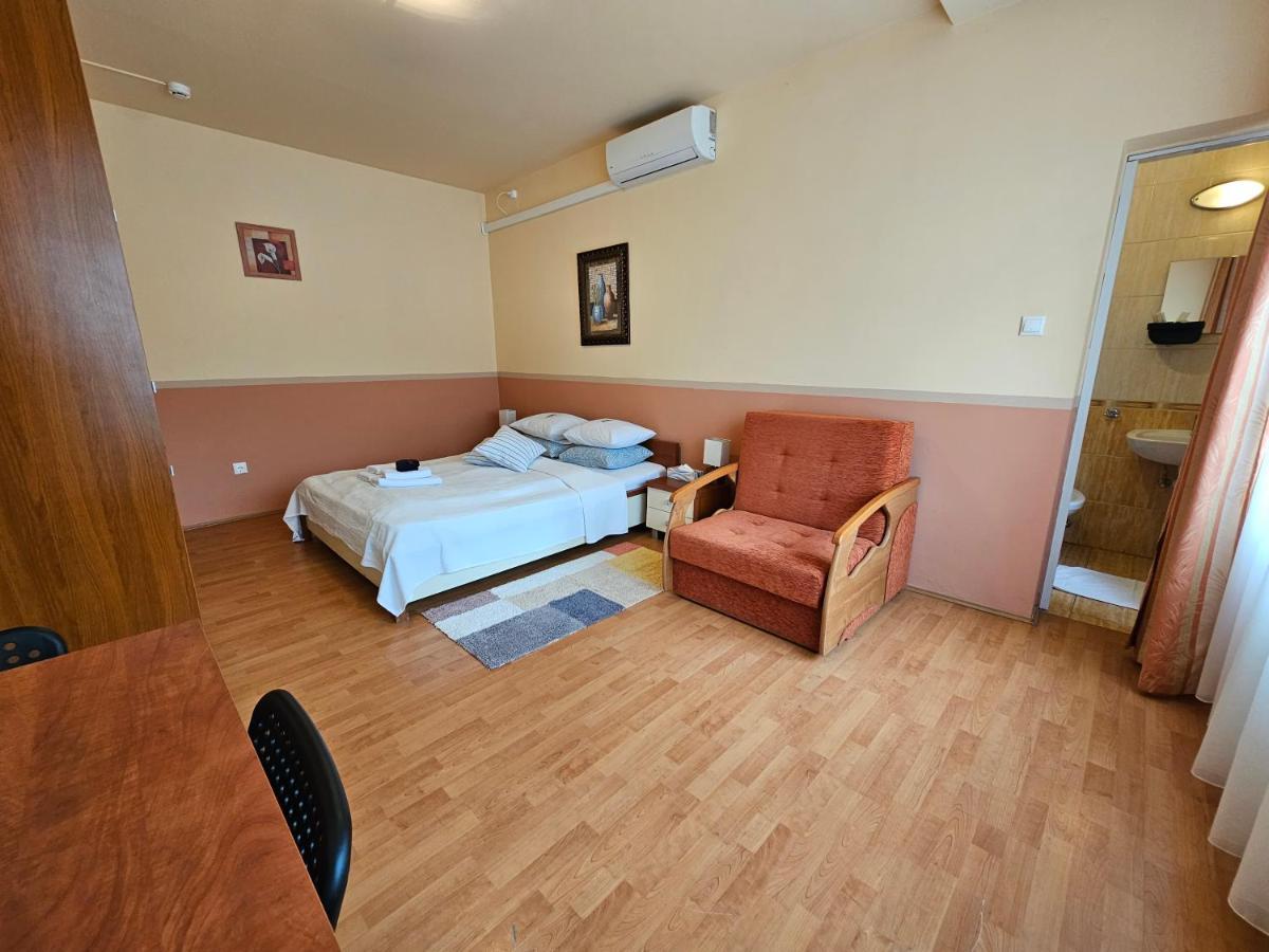 Abigel 2 Vendeghaz Hotel Miskolc Bagian luar foto