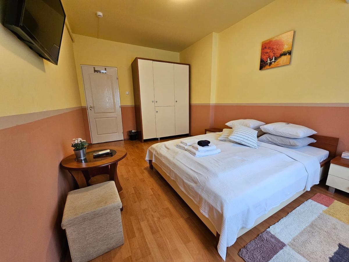 Abigel 2 Vendeghaz Hotel Miskolc Bagian luar foto